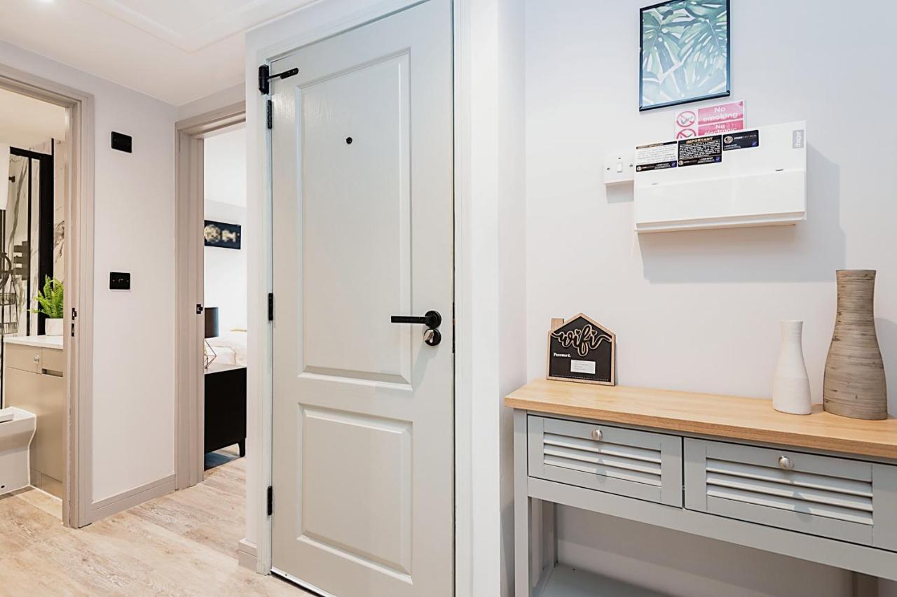 The Burton Penthouse By Fortuna Property Cheltenham Esterno foto