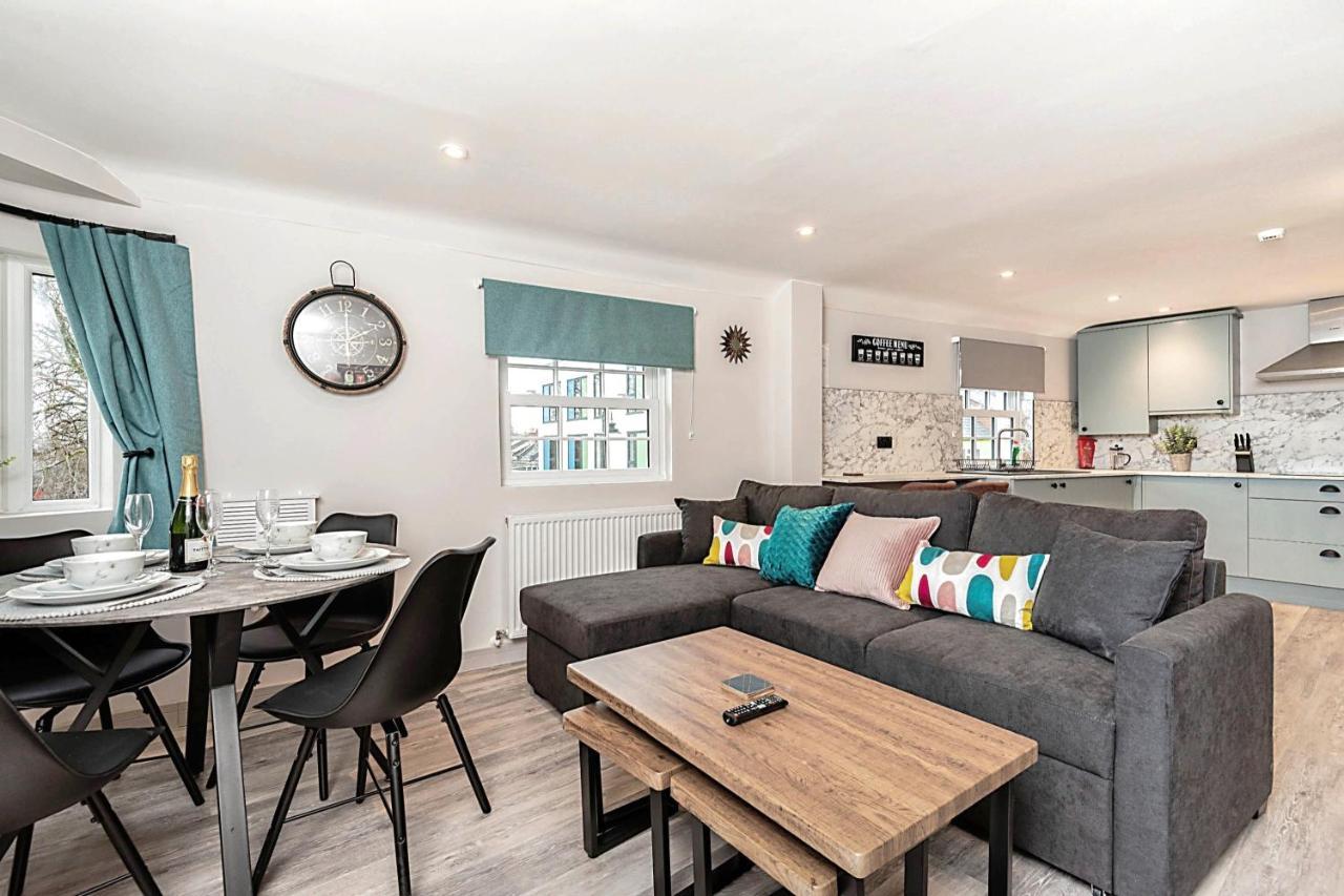 The Burton Penthouse By Fortuna Property Cheltenham Esterno foto