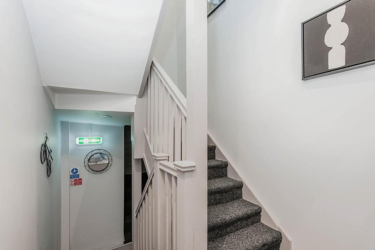 The Burton Penthouse By Fortuna Property Cheltenham Esterno foto