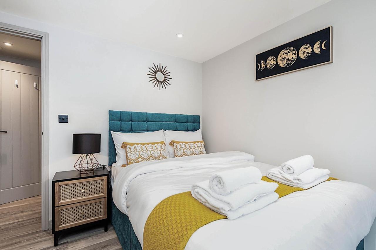 The Burton Penthouse By Fortuna Property Cheltenham Esterno foto