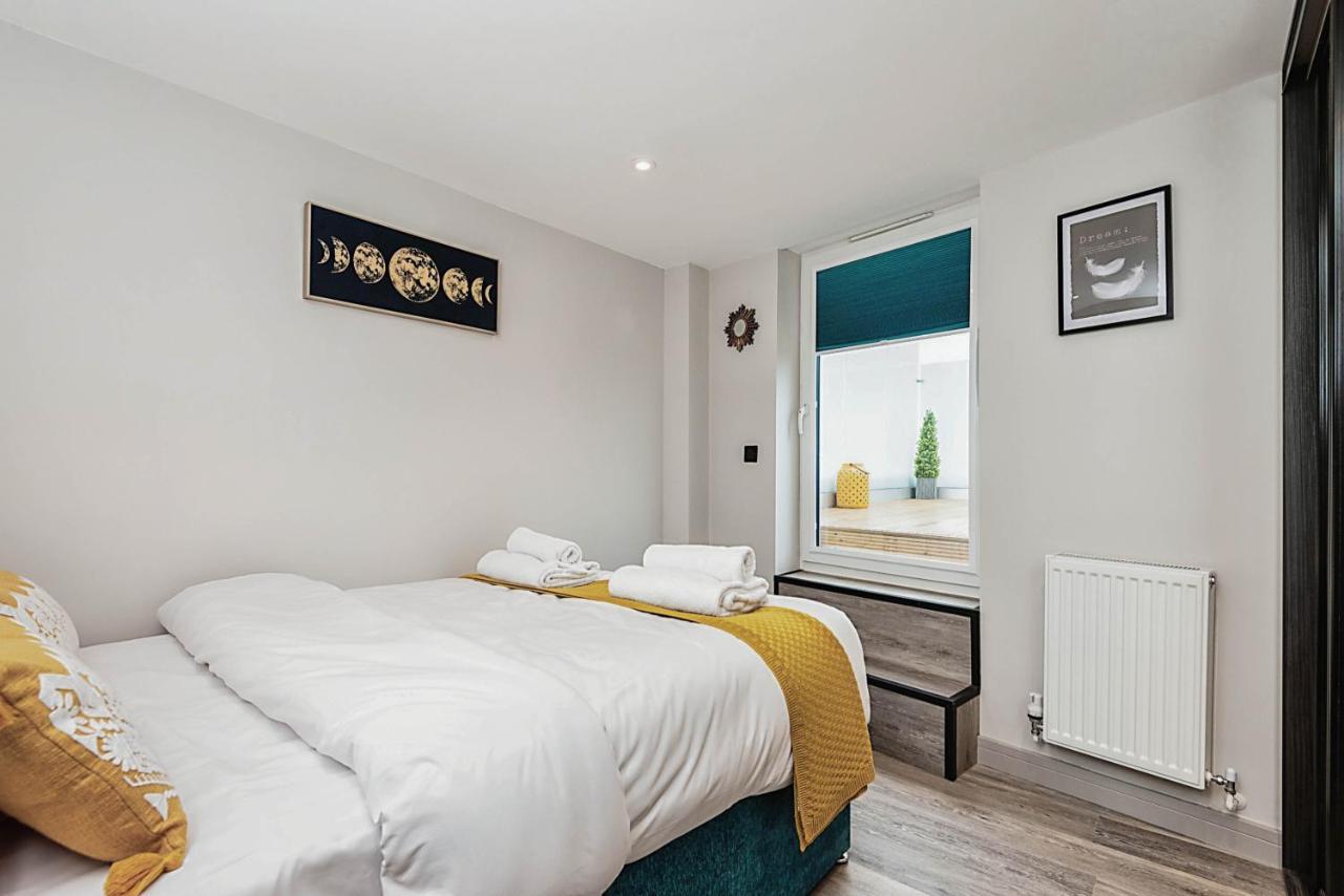The Burton Penthouse By Fortuna Property Cheltenham Esterno foto